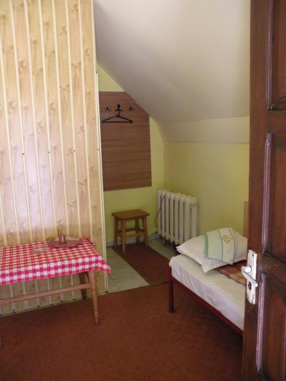 Camping Paradisul Soferilor Onesti Room photo